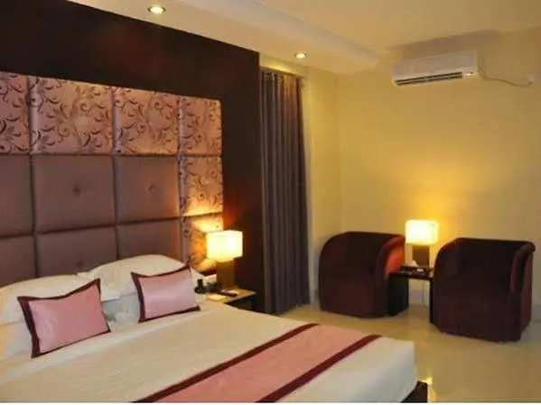 Hotel Holiday Villa Dháka